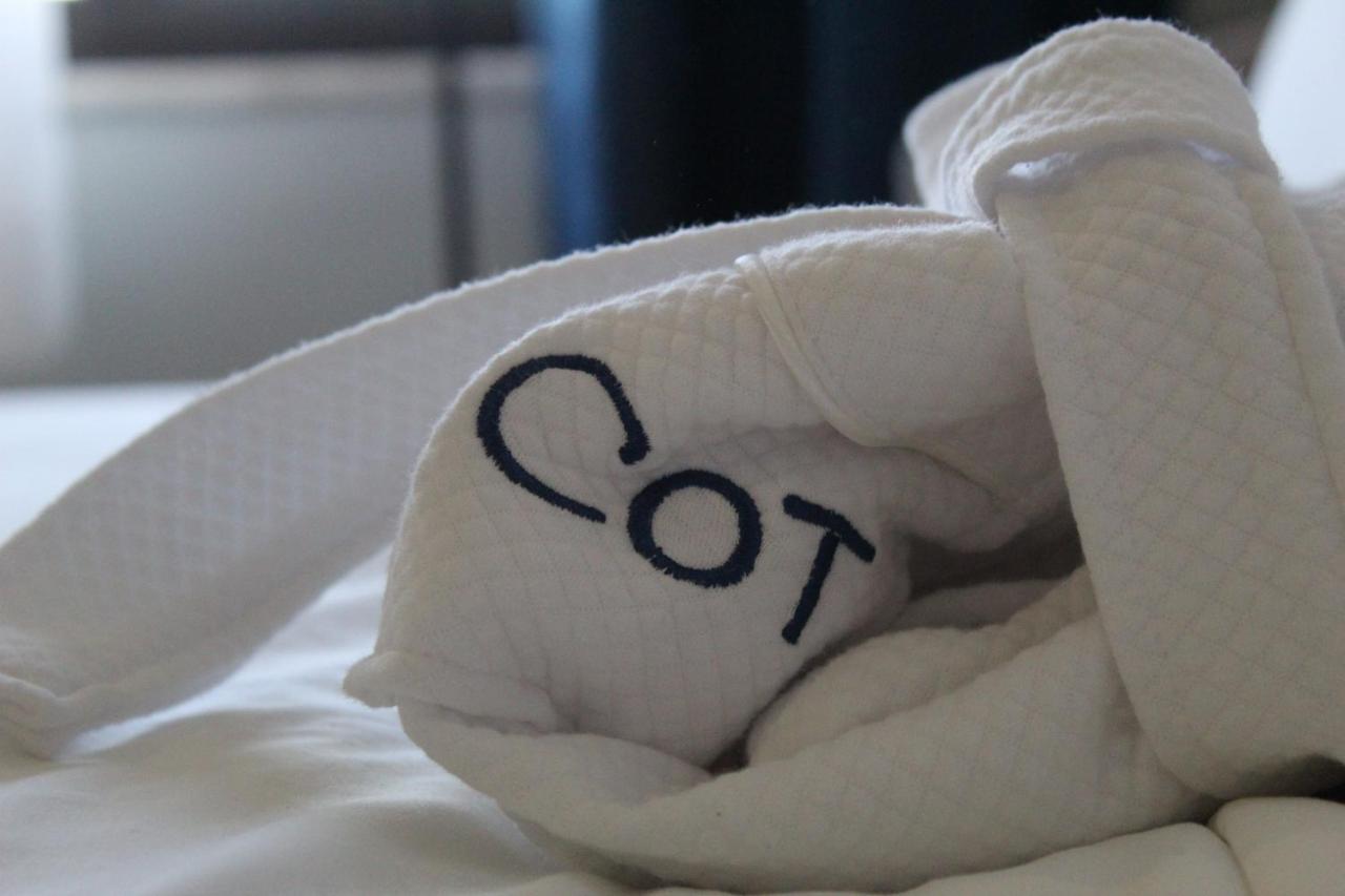Cot Hotel Addis Abeba Esterno foto