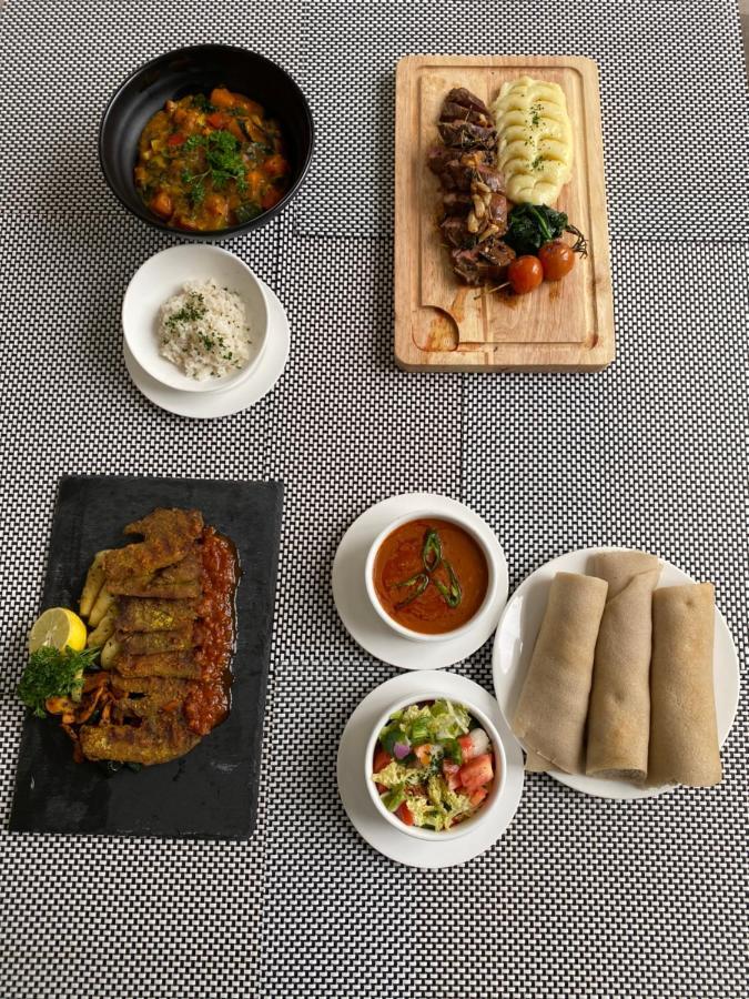 Cot Hotel Addis Abeba Esterno foto