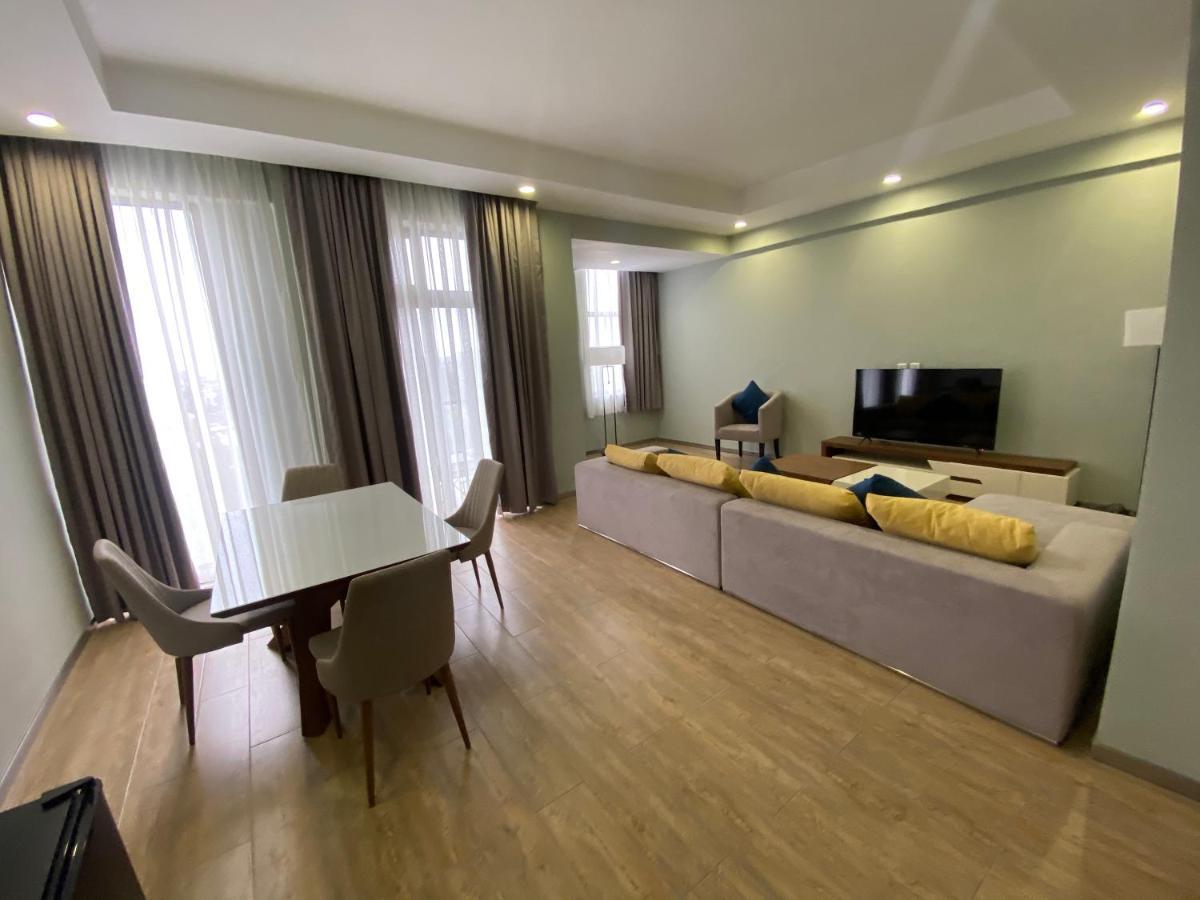 Cot Hotel Addis Abeba Esterno foto